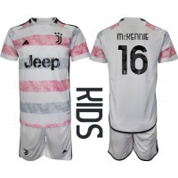 Camisa de time de futebol Juventus Weston McKennie #16 Replicas 2º Equipamento Infantil 2023-24 Manga Curta (+ Calças curtas)